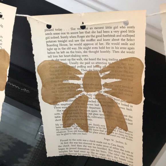 🌹💐Pretty Hand Painted Garland 🌷💐 - Picture 3 of 9